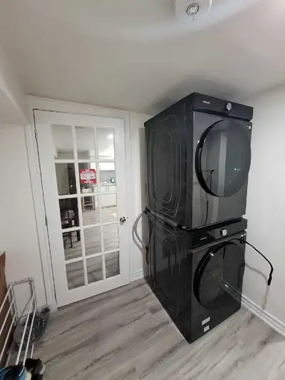 Private Rooms for Rent – Modern Basement Suite (Separate Entrance) ✨ Experience comfortable and conv...