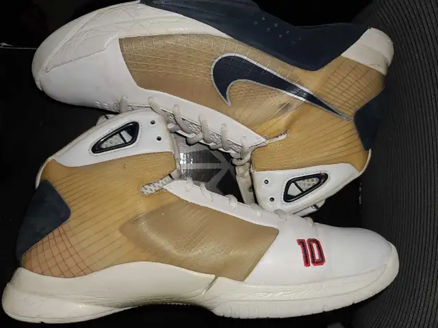 Nike Hyperdunk USA Olympic Kobe PE Preowned  in Men's Shoes in Mississauga / Peel Region - Image 2
