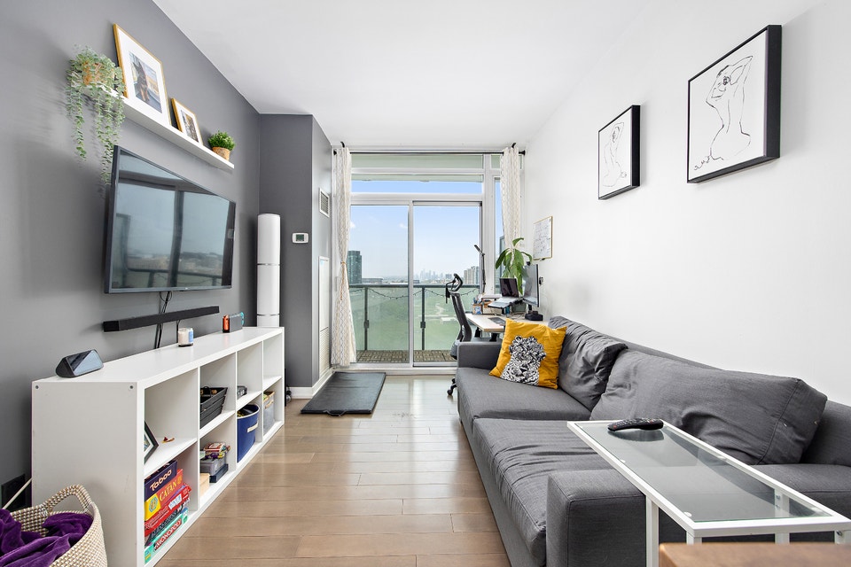 Downtown Toronto Apartment - 1 + Den - Lakeshore & Bathurst 5
