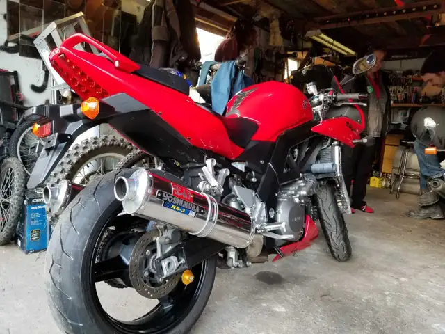 SV1000S low kms serviced in Sport Bikes in Hamilton - Image 5