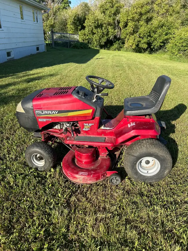 ride on lawnmower in Lawnmowers & Leaf Blowers in Moose Jaw - Image 5