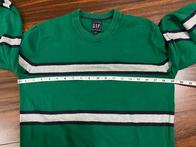 Gap men’s XS crewneck sweater, cotton, green striped  in Men's in Oshawa / Durham Region - Image 4