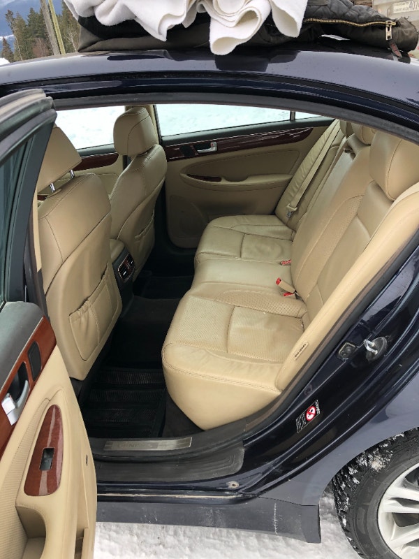 2013 hyundai genesis Cars & Trucks Revelstoke Kijiji
