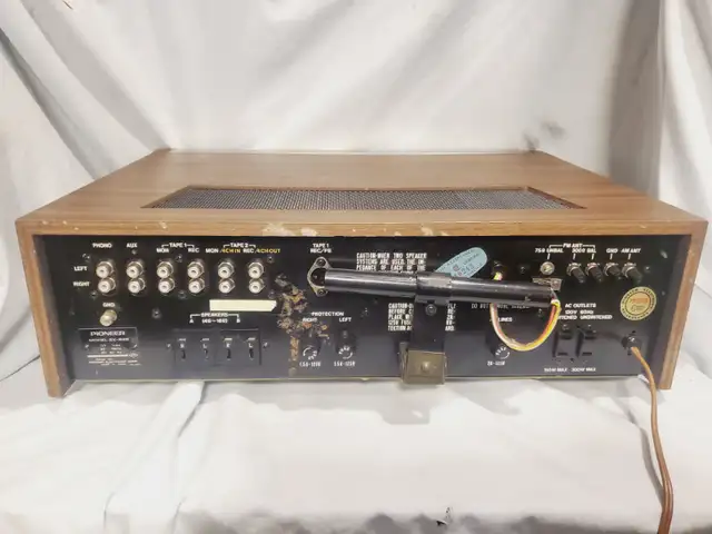 Vintage Pioneer Receiver Model SX-525 in Stereo Systems & Home Theatre in Mississauga / Peel Region - Image 8