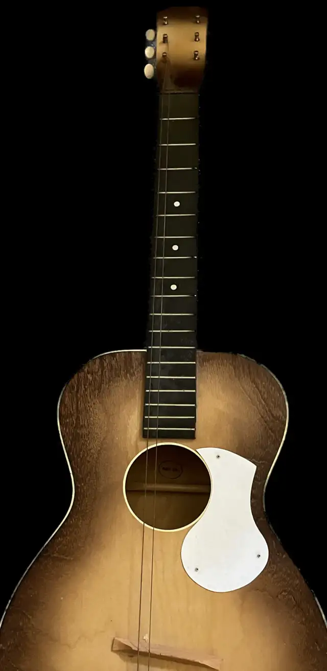 Old guitar. Acoustic guitar. I deliver! in Arts & Collectibles in St. Albert - Image 2