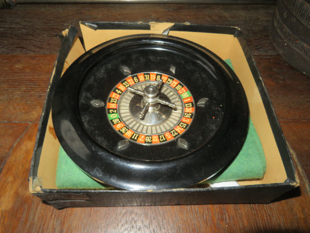 Roulette française avec tapis de jeu dans Jouets et jeux  à Longueuil/Rive Sud