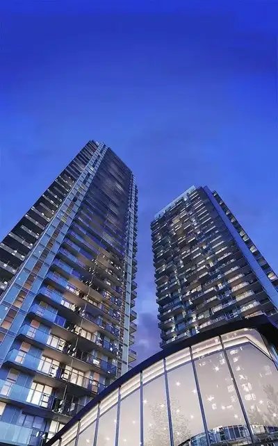 $2,000 - 685ft2 - 1 Bed | 1 Bath   Park George (Surrey)