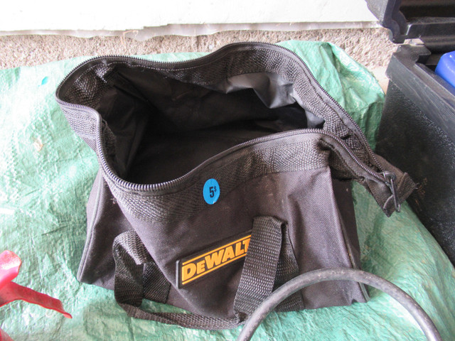 TOOLS: 7” Saw, DeWalt Tool Bag, 10” Polisher / Waxer SEE DESCR in Power Tools in Brantford - Image 3