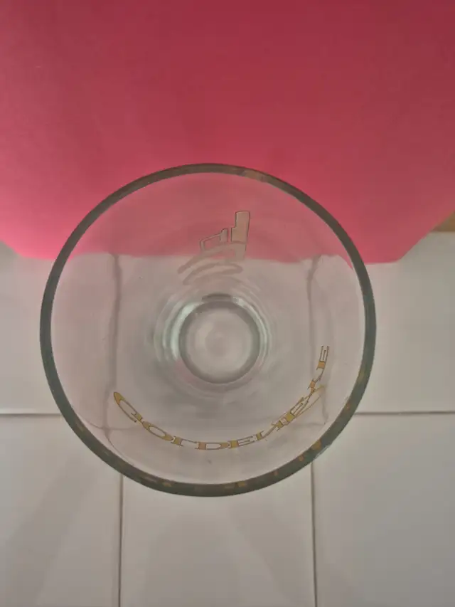 007 Golden Eye Glass - Mint Condition in Arts & Collectibles in Oshawa / Durham Region - Image 4