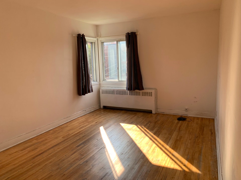 3 1/2 libre Condo Style pres metro du college Saint-Laurent 3