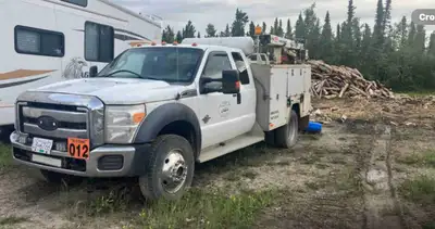 2012 f550 service truck Can send more picture apon request. Has engine problems Dose have a nice vma...