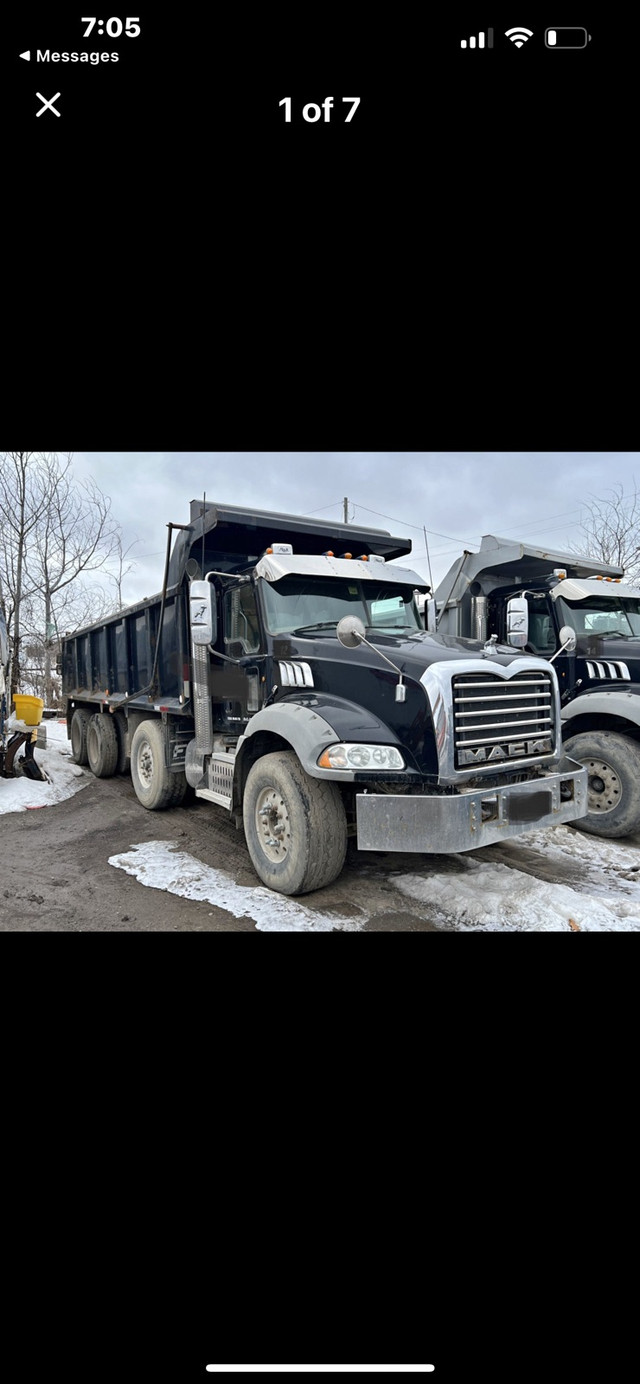 dump truck  in Heavy Trucks in Markham / York Region