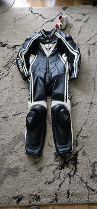 Dainese Stripes 1 Piece Leather Suit - Size 40 BNIB