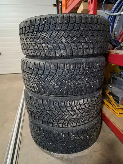 Michelin X-Ice Snow Tires Off a 2021 Honda Civic EX 215/55 R16 5 × 114.3 Bolt Pattern 7/32's tread d...