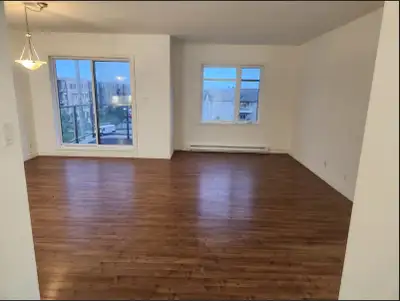 Exceptionnel Condo Moderne et Spacieux 4½ à Louer Lebourgneuf