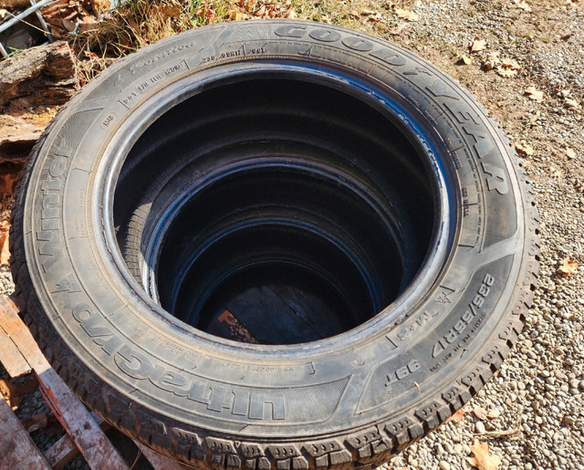 23555r17 snow tires in Tires & Rims in Kawartha Lakes
