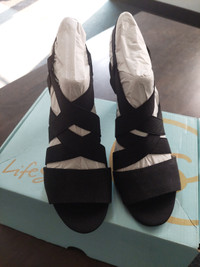 BRAND NEW!!! Heeled Sandal - Size 7