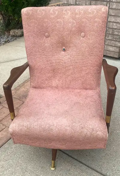 Vintage 1970’s swivel rocker chair Swivels and rocks excellent Original cover