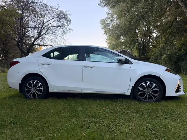 2017 Toyota Corolla SE587371142898657282