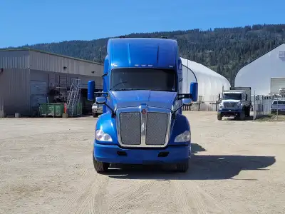 Selling my 2018 KW T680 with 960,500km (13970 hrs): **will not respond to 'is it available', ad will...