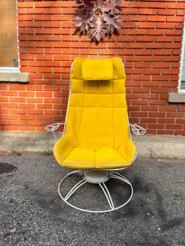Chaise patio vintage Homecrest avec coussin d’origine dans Mobilier pour terrasse et jardin  à Ville de Montréal - Image 2