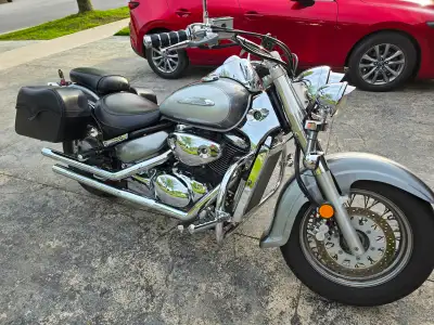 Beautiful and extremely well-maintained Volusia 800 with 52,000 km. This bike has been adult-owned,...