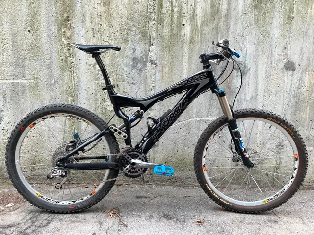 S-Works carbon fiber full suspended enduro bike like new tuned!628543957405451217