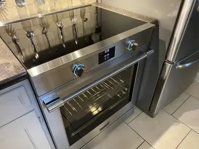 SALE ! Brand New Frigidaire 30” Induction Range Stainless Steel, View more