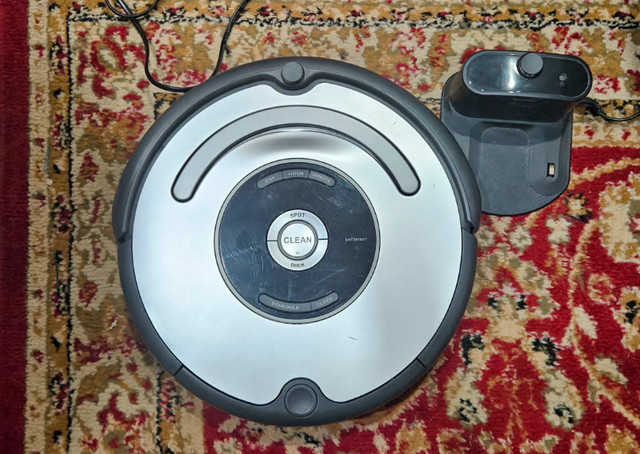 Mint Working iRobot Roomba 655 Vacuum in Vacuums in Mississauga / Peel Region