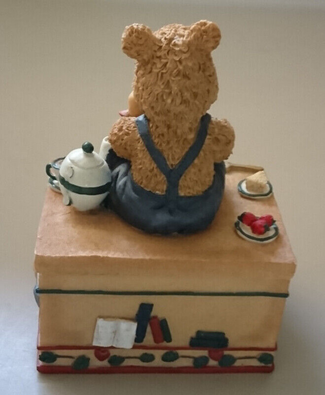 Vintage Hand-painted Resin Trinket Box with a Bear in Arts & Collectibles in Oshawa / Durham Region - Image 3