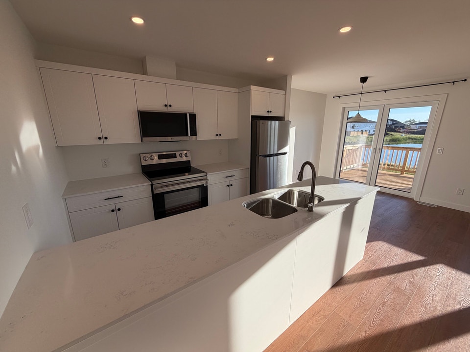 Brand bew 3 Bdrm townhouse in Landmark 5