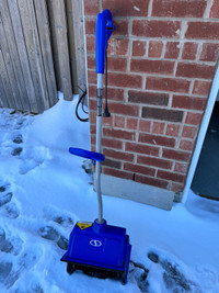 Snow Joe 10A Electric Shovel