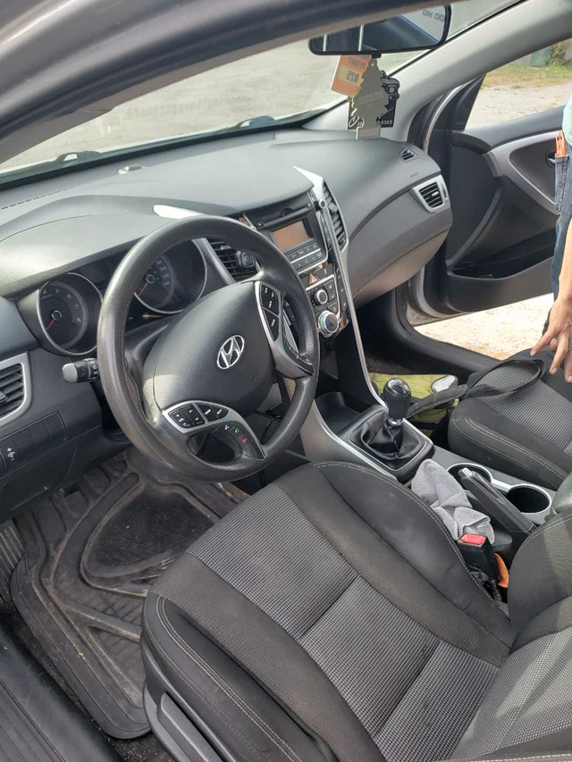 2014 Hyundai elantra gt in Cars & Trucks in Oshawa / Durham Region - Image 4