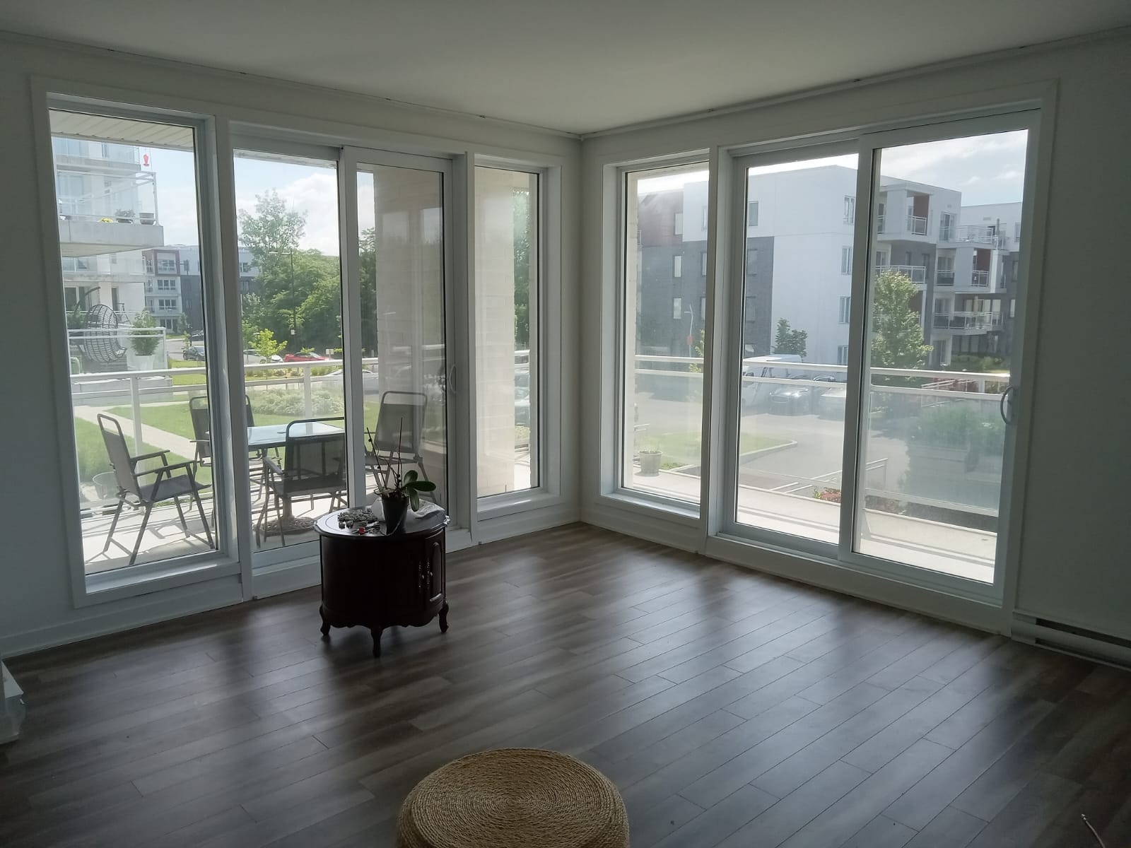 Magnifique  3 ½ moderne et lumineux. — photo 2