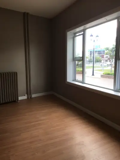 Bright Central 2-Bedroom Apartment – All Inclusive Spacious, bright, and centrally located 2-bedroom...