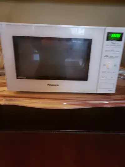 PANASONIC CLEAN MICROWAVE IN EXC.COND, View more
