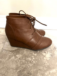 S9 brown wedge boots 