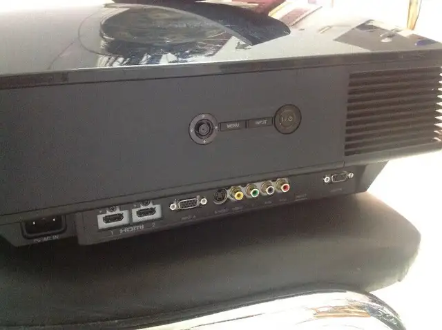 Sony-VPL-HW15 PROJECTOR- in Other in Hamilton - Image 3