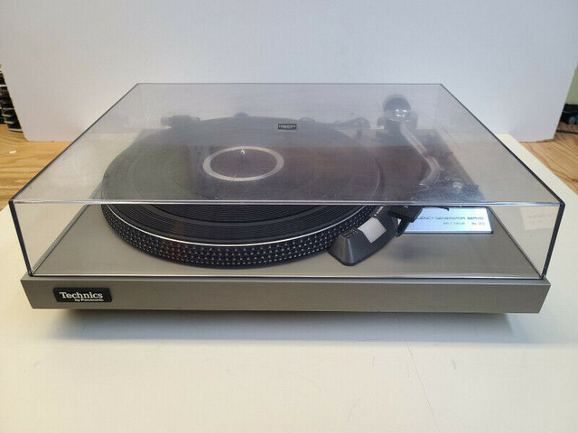 Table tournante Technics SL-23 Turntable SL23 dans Chaînes stéréo  à Longueuil/Rive Sud - Image 3