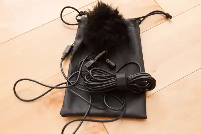 WIRED LAPEL MICROPHONE FOR iPHONE w/ WIND SOCK lightning clip on, View more