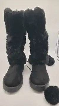 Women's Size 8 Winter Boots
