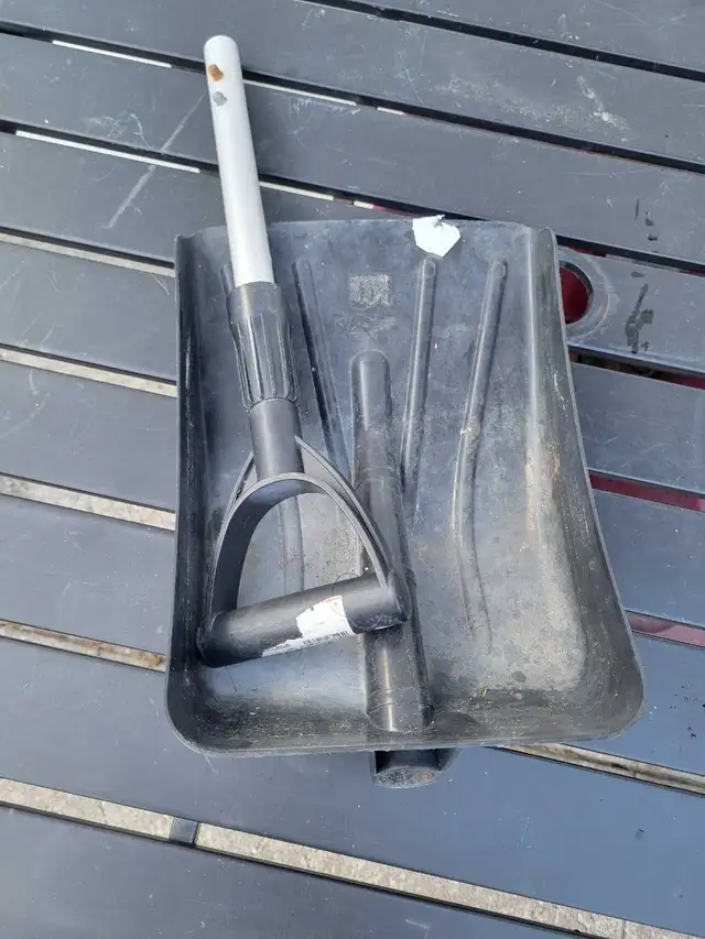 Emergency packable snow shovel. in Outdoor Tools & Storage in Windsor Region - Image 7