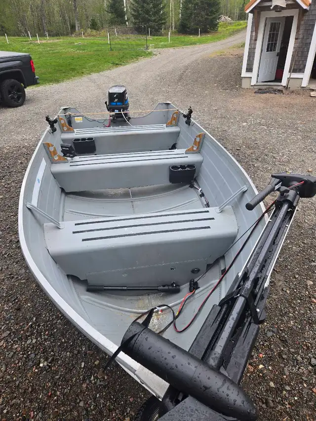 14' Smoker Craft Aluminum Fishing Boat in Powerboats & Motorboats in Saint John - Image 5