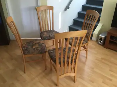 Ensemble de 4 chaises de salle à dîner, View more