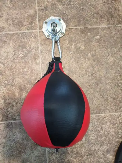 Speed Bag with swivel, View more