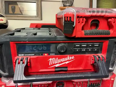 Milwaukee Packout Radio w/battery and Organizer, View more