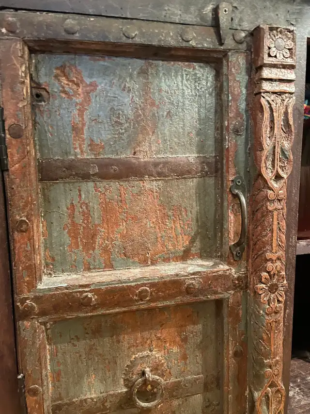 Rustic Industrial Cabinet with Antique Doors (Reclaimed Wood) in Hutches & Display Cabinets in City of Montréal - Image 3