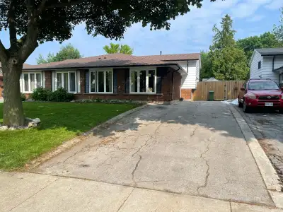 1 Year Lease - 3 Bedroom Semi-Detached - West Mountain, Hamilton