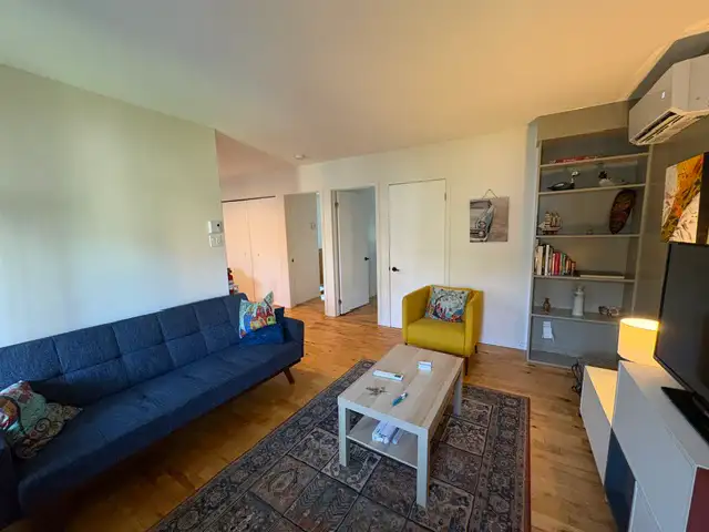 Stunning Fully Furnished 4.5-Bedroom Apartment « All-Inclusive » – Saint-Roch (CAD $1,500/month)
