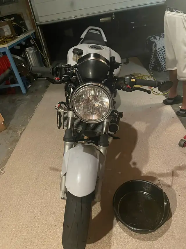 2006 Suzuki SV650s Parting Out in Sport Touring in Mississauga / Peel Region - Image 2